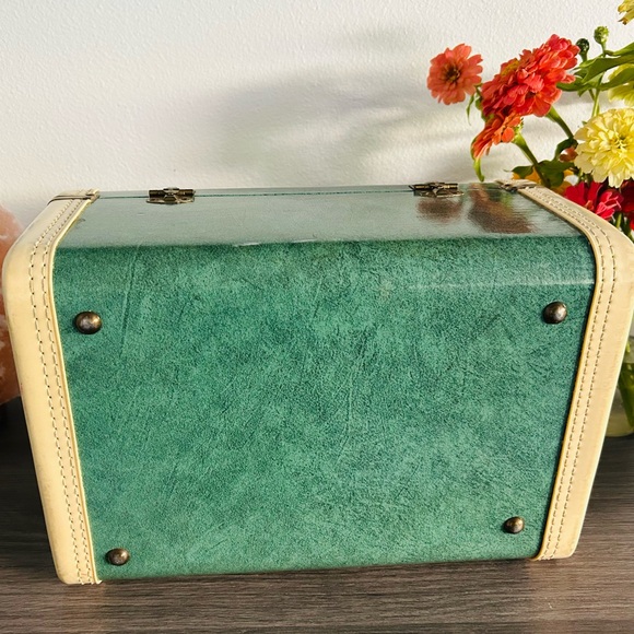 Vintage 1950s Marbled Green Train Case - Picture 3 of 7